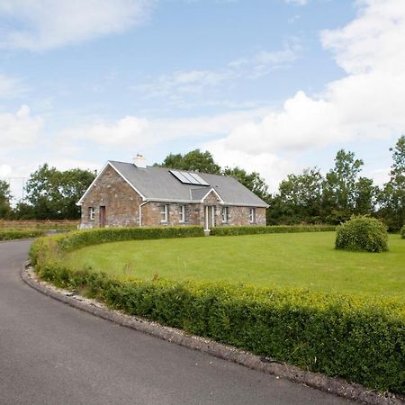 Villa Inviting 4-Bed House In Strokestown Exterior foto