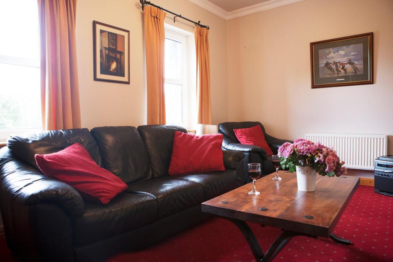 Villa Inviting 4-Bed House In Strokestown Exterior foto